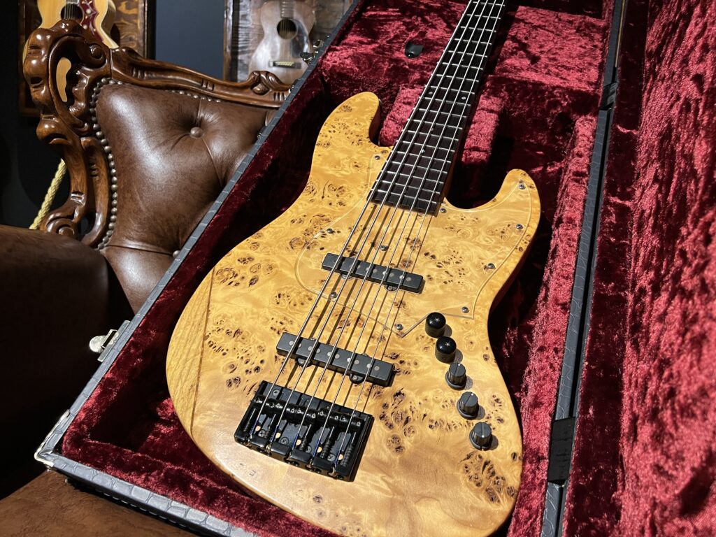 F BASS(エフベース)買取価格表 | 楽器買取専門リコレクションズ